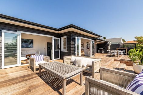 Photo of property in 15 Gillean Street, Havelock North, 4130