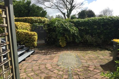 Photo of property in 12 Bridgens Avenue, Te Atatu Peninsula, Auckland, 0610