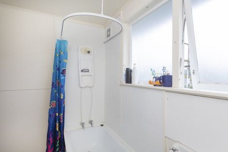 Photo of property in 11 Cambridge Terrace, Kaiti, Gisborne, 4010