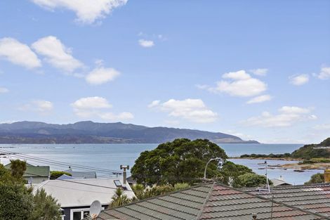 Photo of property in 3-5 Knoll Street, Island Bay, Wellington, 6023