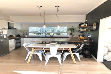 Photo of property in 15 Eskdale Road, Birkdale, Auckland, 0626