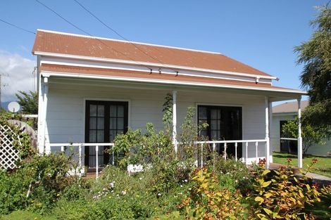 Photo of property in 40 Cobden Street, Westport, 7825