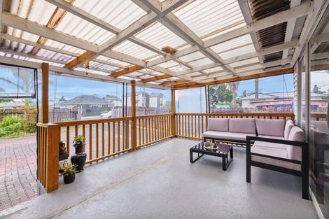 Photo of property in 7 Enderby Drive, Te Atatu Peninsula, Auckland, 0610