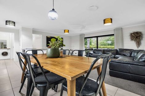 Photo of property in 5 Glenbrook Road, Karaka, Papakura, 2580