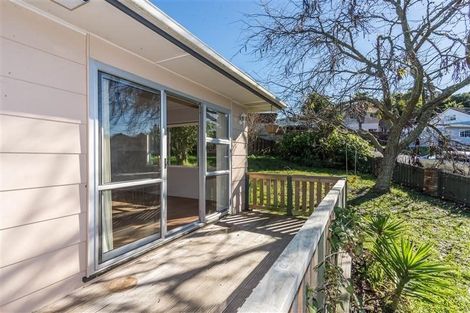 Photo of property in 49 Donovan Avenue, Massey, Auckland, 0614
