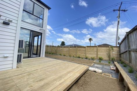 Photo of property in 42 Lavelle Road, Henderson, Auckland, 0612