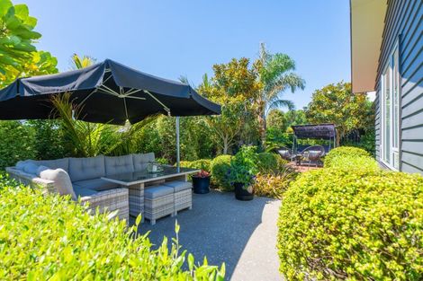 Photo of property in 8 Petrel Close, Paraparaumu Beach, Paraparaumu, 5032