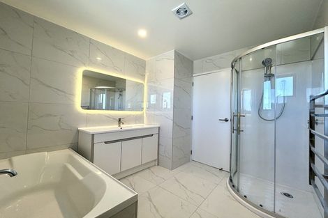 Photo of property in 66 Casuarina Road, Half Moon Bay, Auckland, 2012