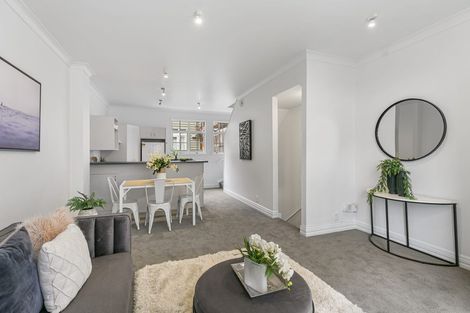 Photo of property in 52 Pipitea Street, Thorndon, Wellington, 6011