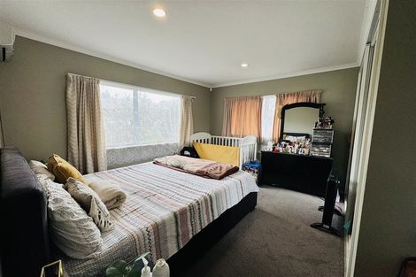 Photo of property in 2/17 Queen Street, Papakura, 2110