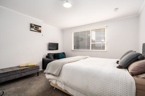 Photo of property in 36 Woodman Drive, Tawa, Wellington, 5028