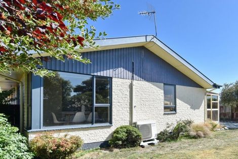 Photo of property in 40 Medina Crescent, Parklands, Christchurch, 8083