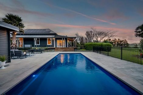 Photo of property in 104 Pitt Road, Hillsborough, New Plymouth, 4372