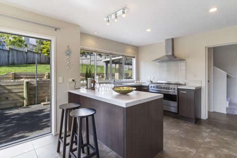 Photo of property in 51 Kittiwake Drive, Schnapper Rock, Auckland, 0632