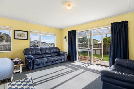 Photo of property in 50 Park Avenue, Waitarere Beach, Levin, 5510