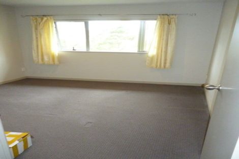Photo of property in 18 Spoonbill Place, Unsworth Heights, Auckland, 0632