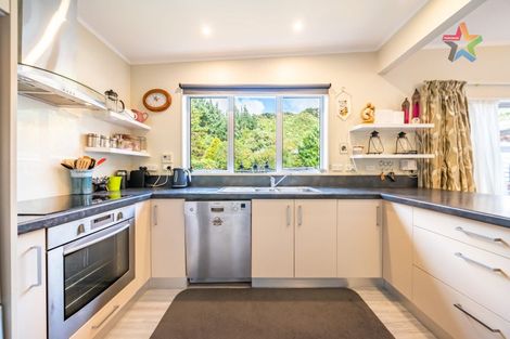 Photo of property in 33 Mcgowan Road, Wainuiomata, Lower Hutt, 5014