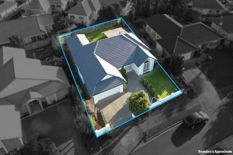 Photo of property in 8 Yarlside Place, Northpark, Auckland, 2013