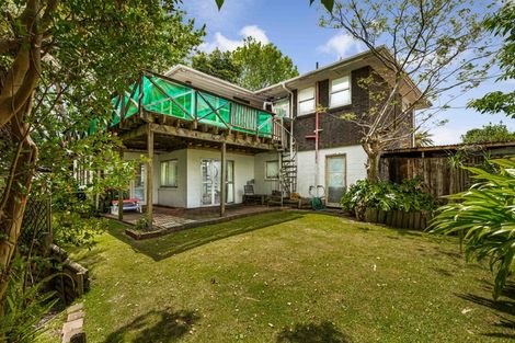 Photo of property in 25 Bridgens Avenue, Te Atatu Peninsula, Auckland, 0610