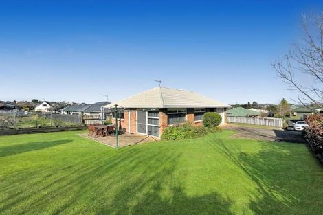 Photo of property in 8 Hollinger Place, Nawton, Hamilton, 3200