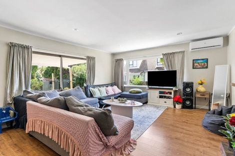 Photo of property in 2/13 Ocean View Road, Hillcrest, Auckland, 0627