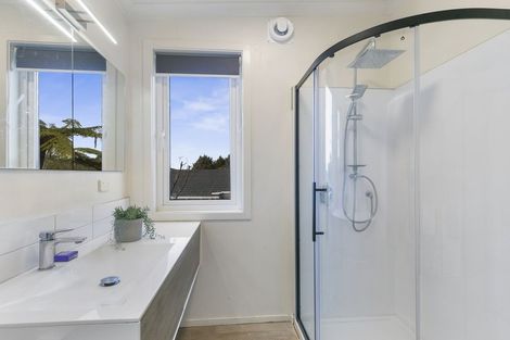 Photo of property in 23 Padnell Crescent, Paparangi, Wellington, 6037