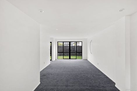 Photo of property in 11 Kaha Lane, Henderson, Auckland, 0612