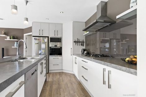 Photo of property in 22 Cresswell Place, Johnsonville, Wellington, 6037