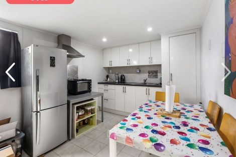 Photo of property in 10 Bishop Street, Green Bay, Auckland, 0604