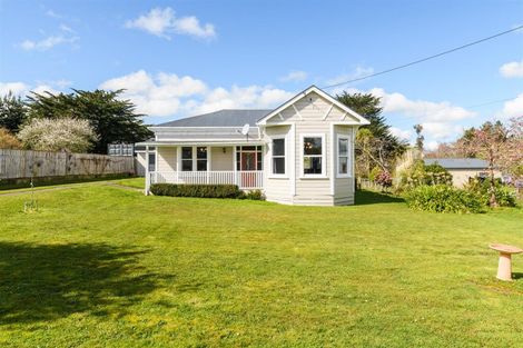 Photo of property in 8 Ngareta Street, Marton, 4710