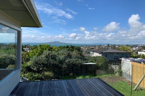 Photo of property in 9 Ballial Place, West Harbour, Auckland, 0618