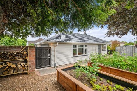 Photo of property in 180 Avonhead Road, Avonhead, Christchurch, 8042