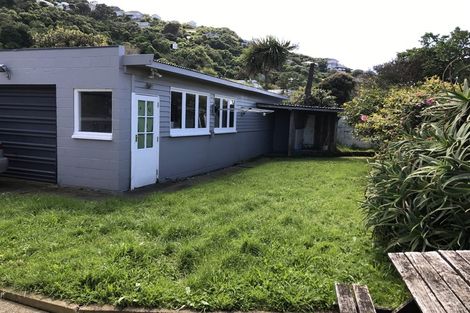 Photo of property in 38 Rua Street, Lyall Bay, Wellington, 6022