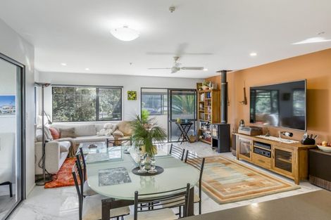 Photo of property in 15e Puriri Avenue, Orewa, 0931