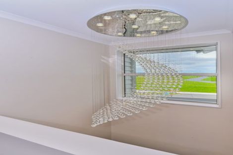 Photo of property in 16 Soaring Bird Drive, Takanini, 2112