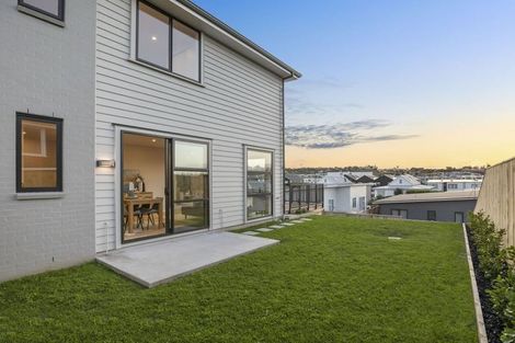 Photo of property in 22 Symes Drive, Red Beach, 0932