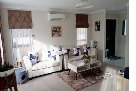 Photo of property in 71b Solar Road, Glen Eden, Auckland, 0602