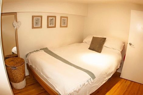 Photo of property in Las Olas De Cuba, 13/35 Torrens Terrace, Mount Cook, Wellington, 6011