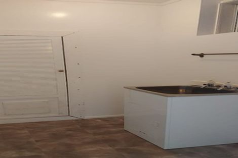 Photo of property in 12 Surat Place, Glen Eden, Auckland, 0602