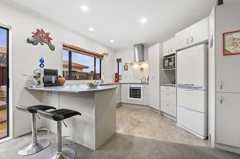 Photo of property in 44 Chesterfield Way, Orewa, 0931
