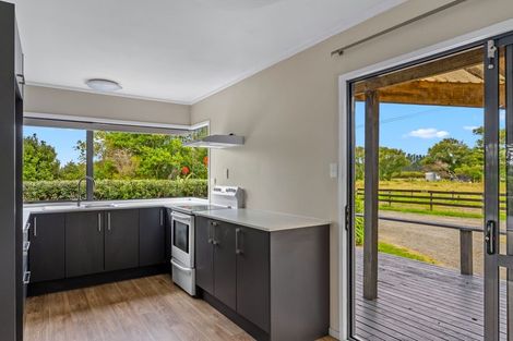 Photo of property in 331 South Head Road, South Head, Helensville, 0874