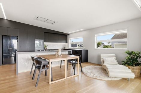 Photo of property in 1025 Papamoa Beach Road, Papamoa Beach, 3118