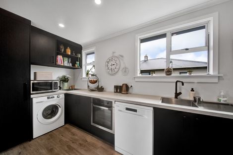 Photo of property in 12 Walsh Road, Westown, New Plymouth, 4310
