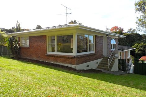 Photo of property in 2/60 Ayton Drive, Totara Vale, Auckland, 0629