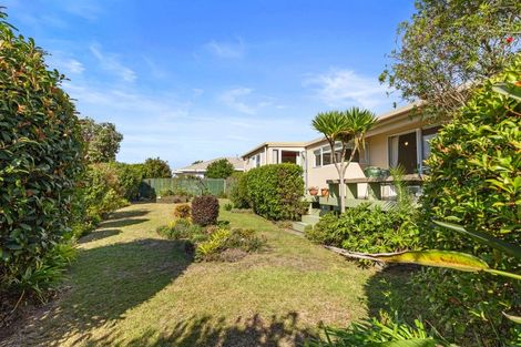 Photo of property in 33 Russley Drive, Mount Maunganui, 3116