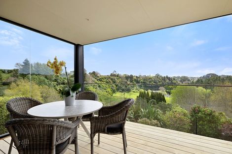 Photo of property in 9 Kapurau Lane, Merrilands, New Plymouth, 4312