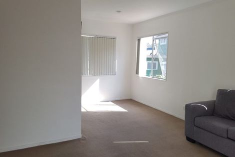 Photo of property in 2/276 East Coast Road, Milford, Auckland, 0620