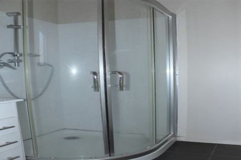 Photo of property in 10 Rewa Street, New Lynn, Auckland, 0600