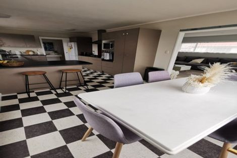 Photo of property in 42 Edgecombe Street, Newlands, Wellington, 6037