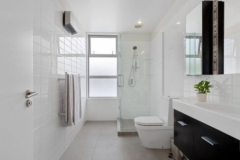 Photo of property in 86 Hinau Street, Riccarton, Christchurch, 8041